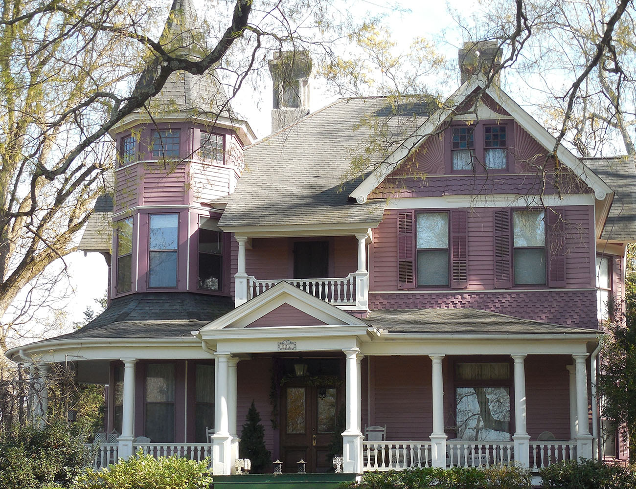 Canadian Columns | High-Quality Fiberglass Columns & Installations